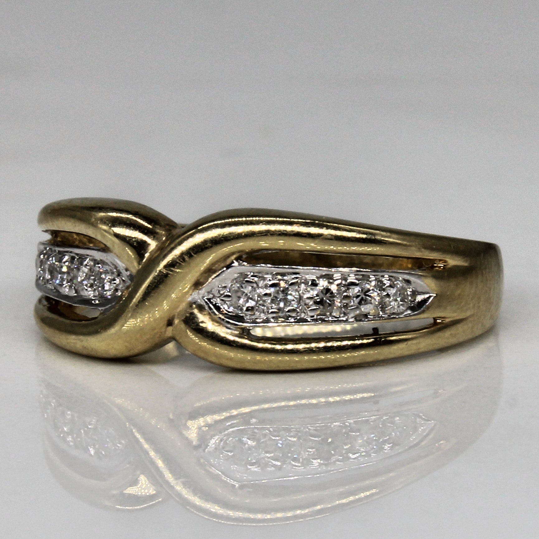 Diamond Cross Over Ring | 0.10ctw | SZ 6 |