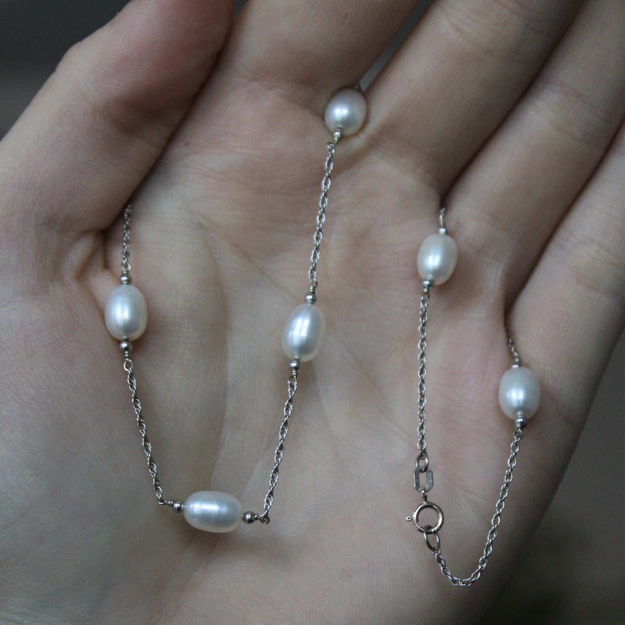 Oval Pearl Station Necklace | 18