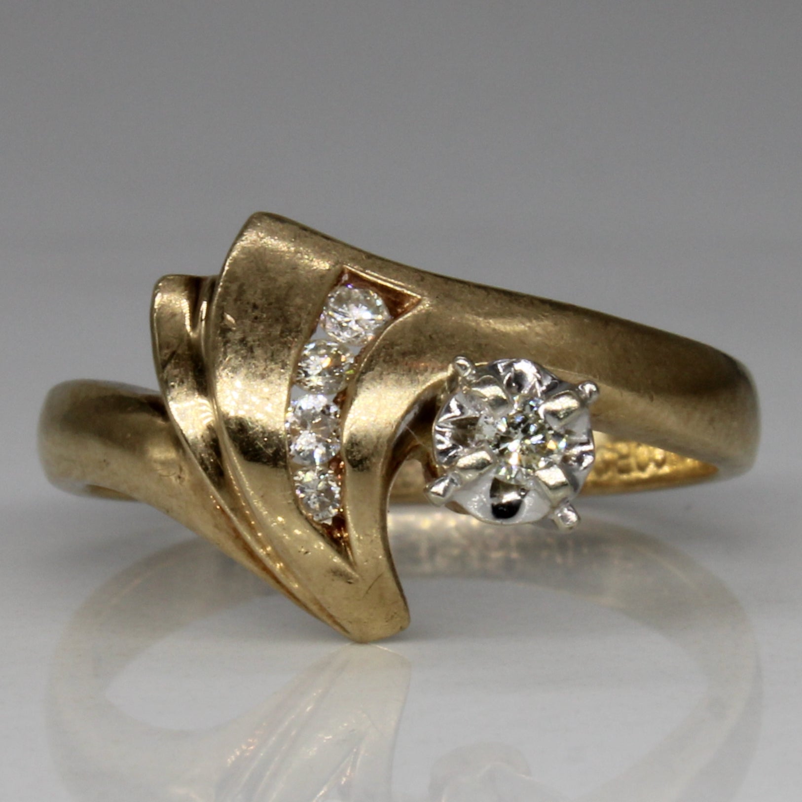 Abstract Diamond Ring | 0.15ctw | SZ 6.25 |