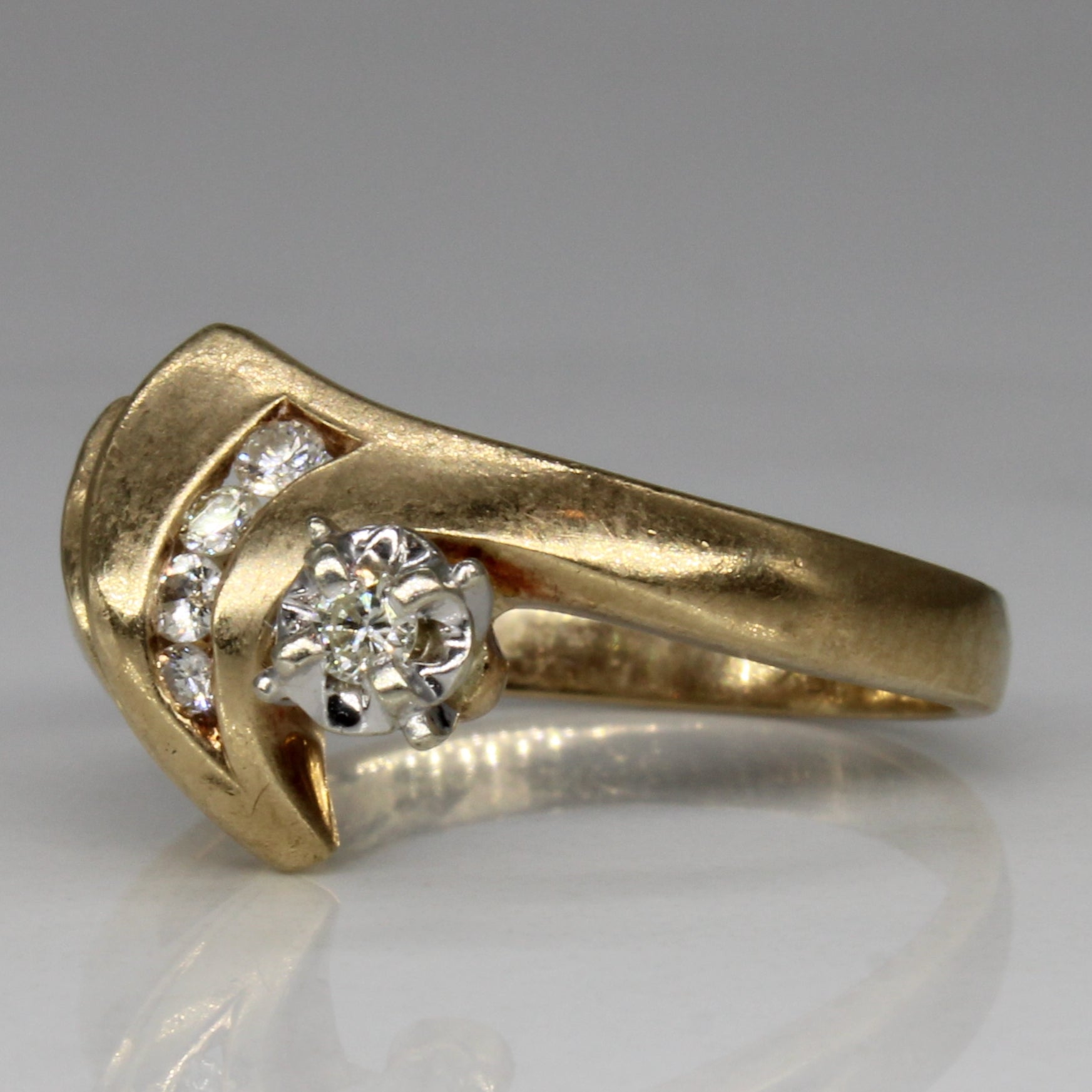 Abstract Diamond Ring | 0.15ctw | SZ 6.25 |