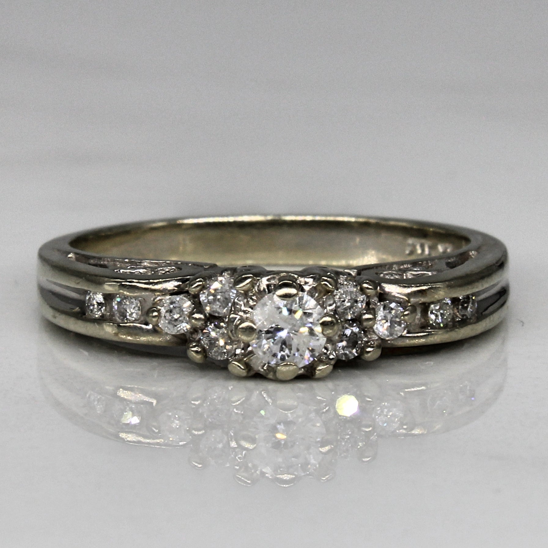 Grooved Diamond Cluster Ring | 0.25ctw | SZ 6.75 |