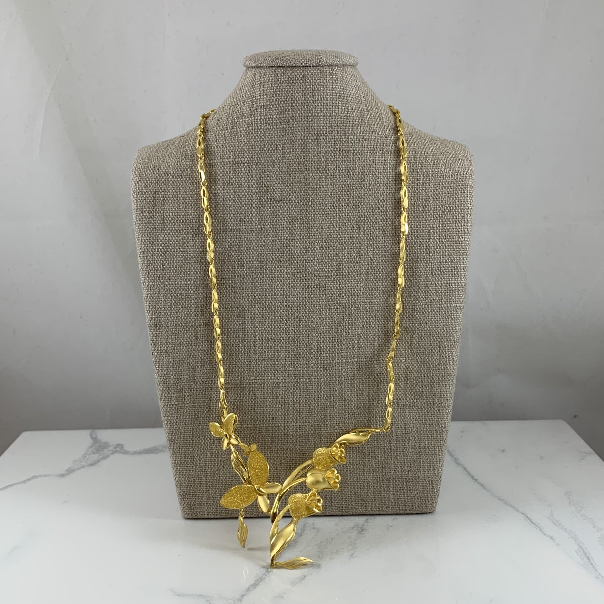 24k Yellow Gold Floral Plate Necklace | 20