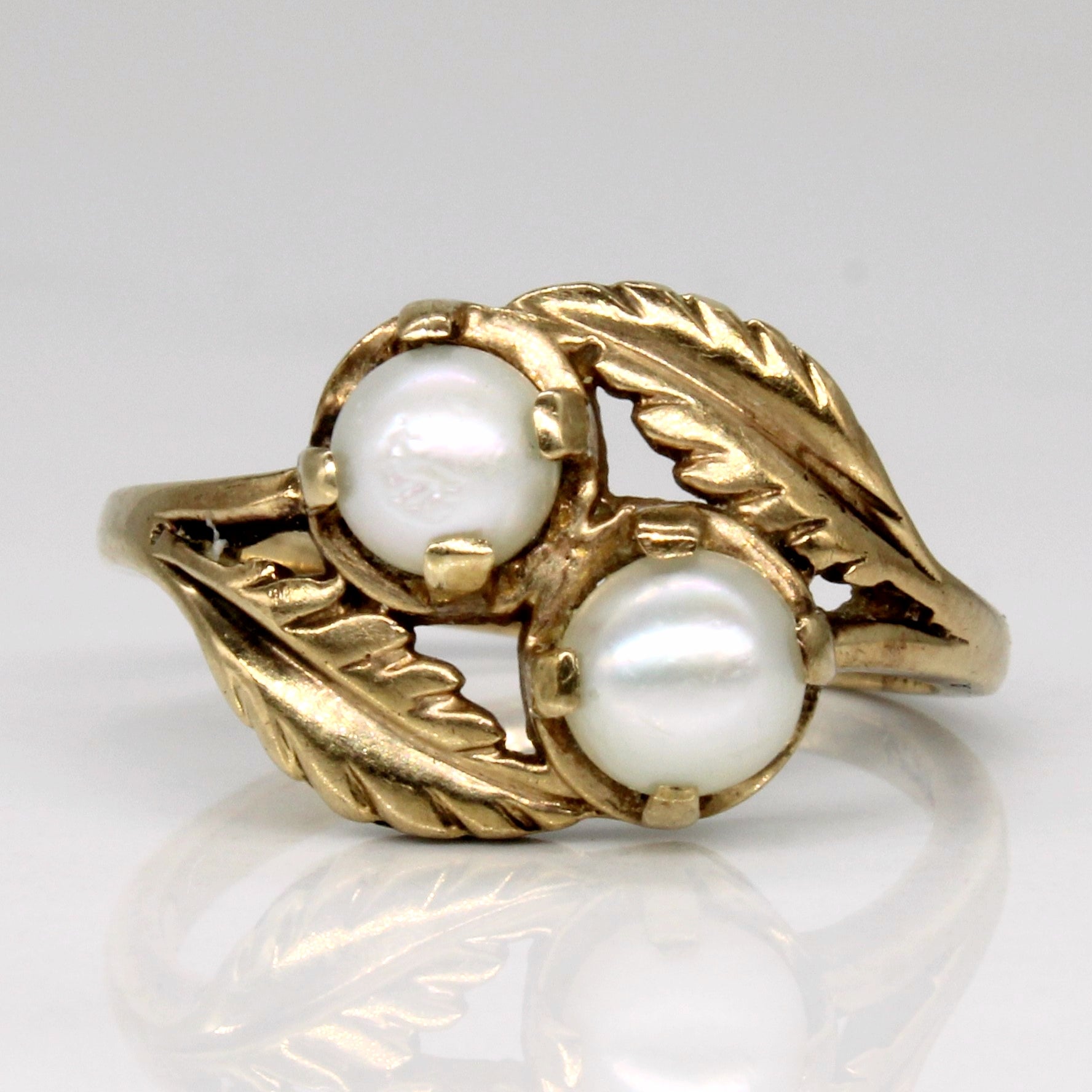 Leaf Detailed Pearl Bypass Ring | SZ 6 |