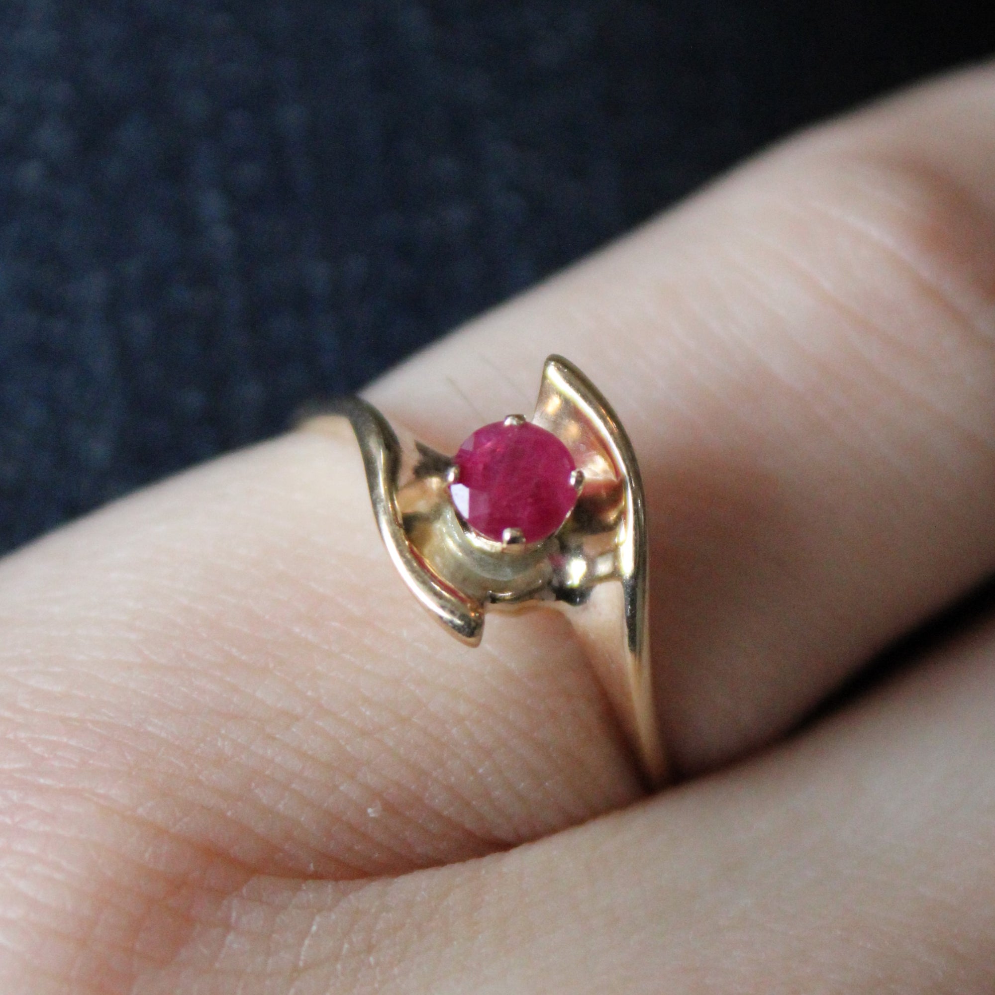 Synthetic Ruby Abstract ring | 0.27ct | SZ 6.5 |