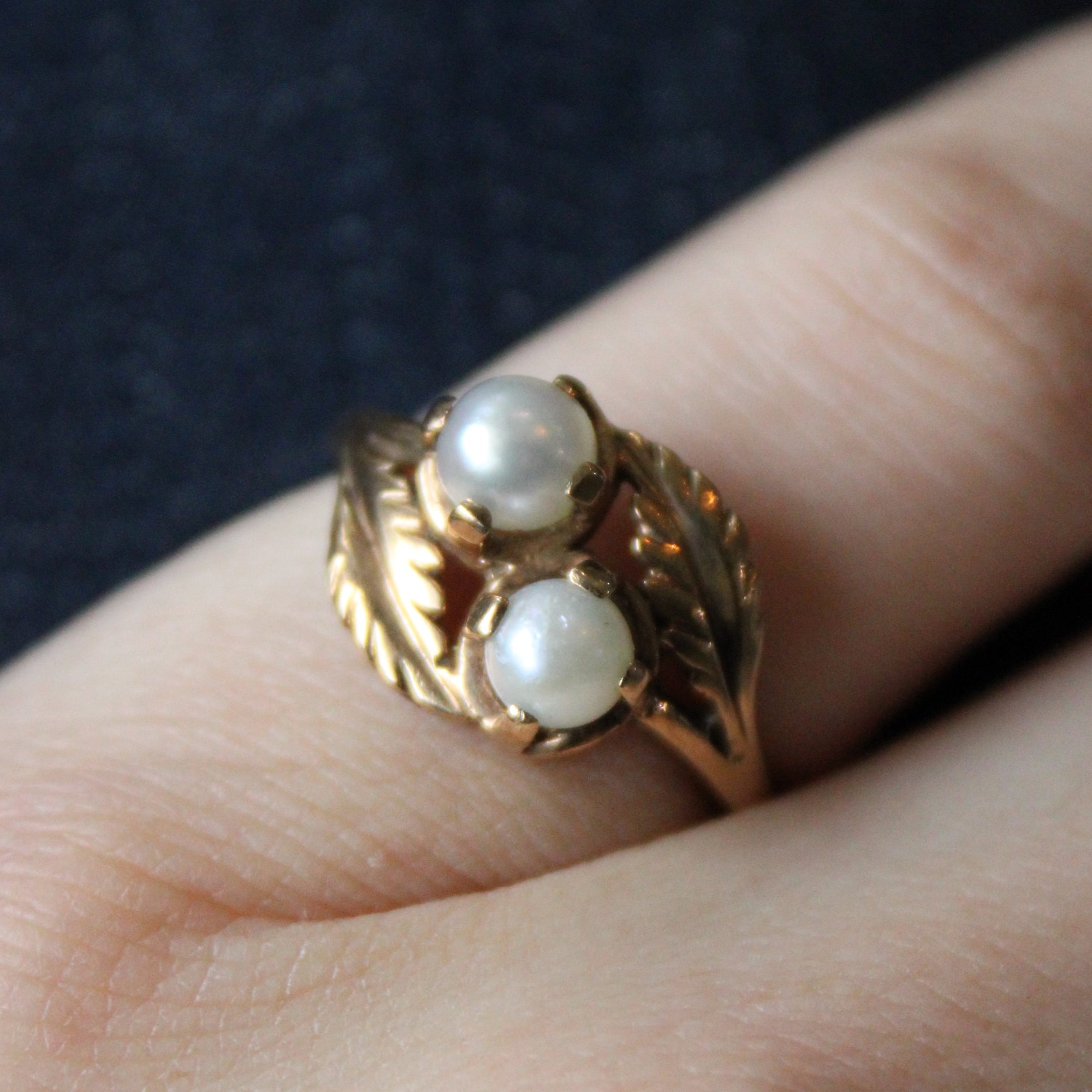 Leaf Detailed Pearl Bypass Ring | SZ 6 |