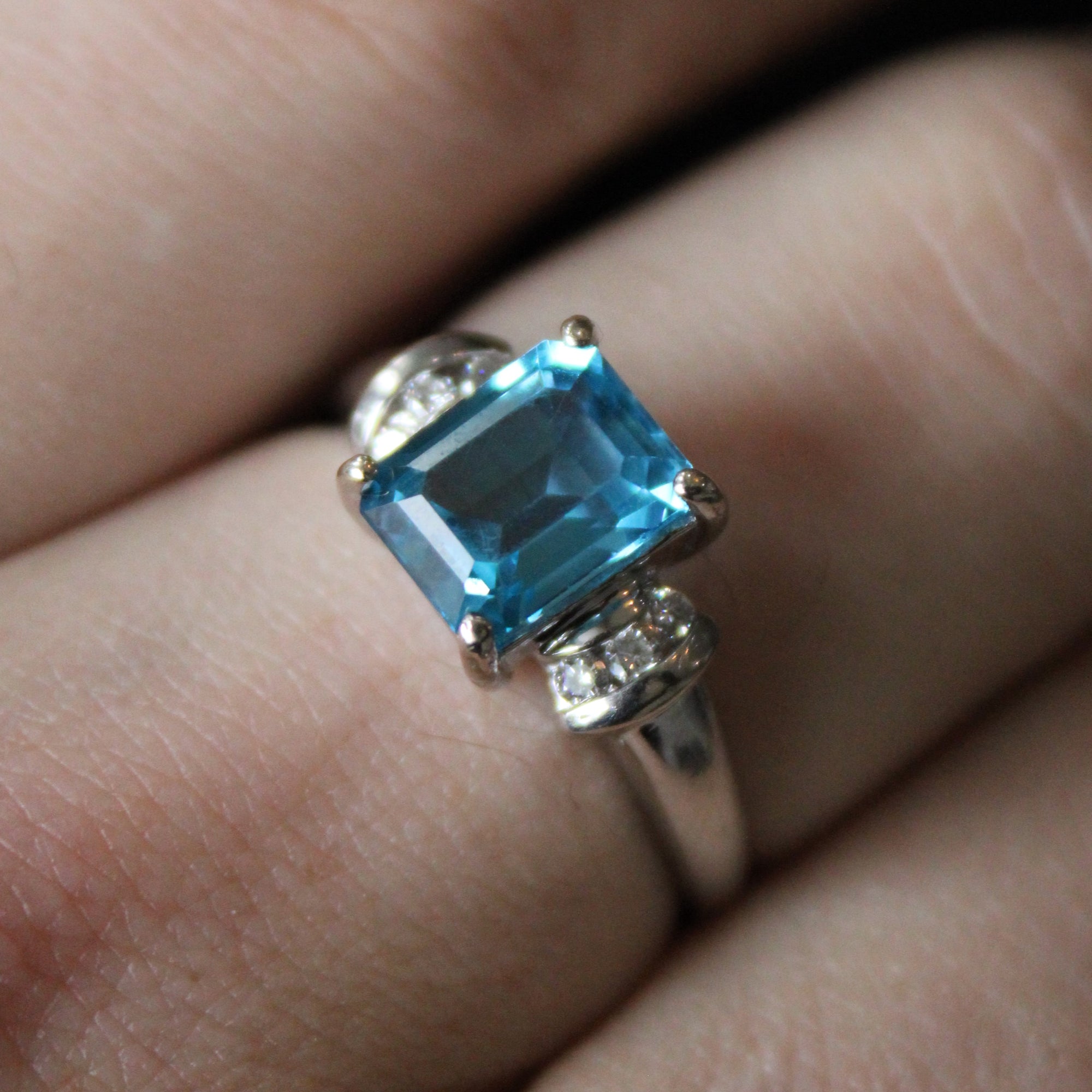 Blue Topaz & Diamond Cocktail Ring | 2.80ct, 0.12ctw | SZ 8.25 |