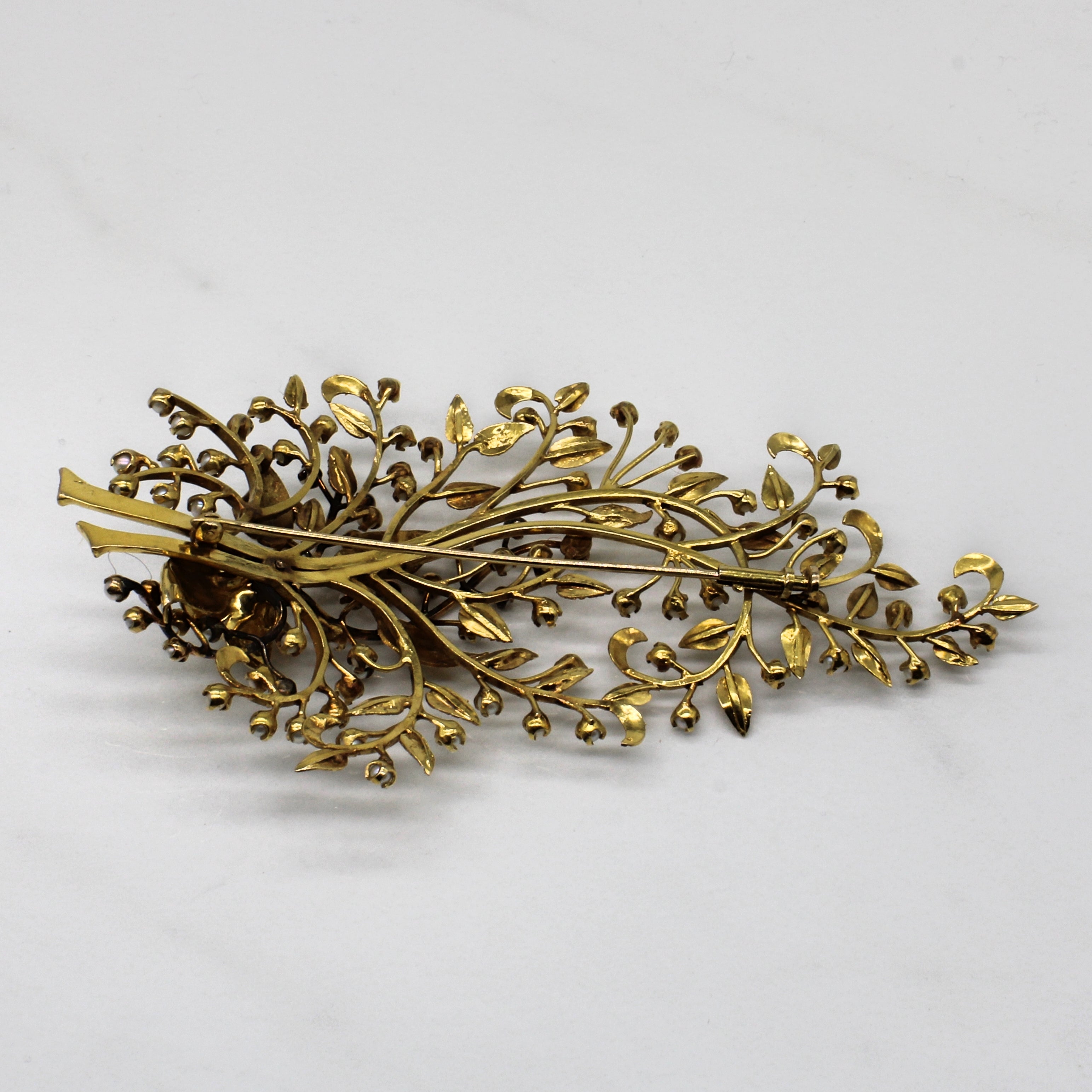Floral Seed Pearl 15k Yellow Gold Brooch |