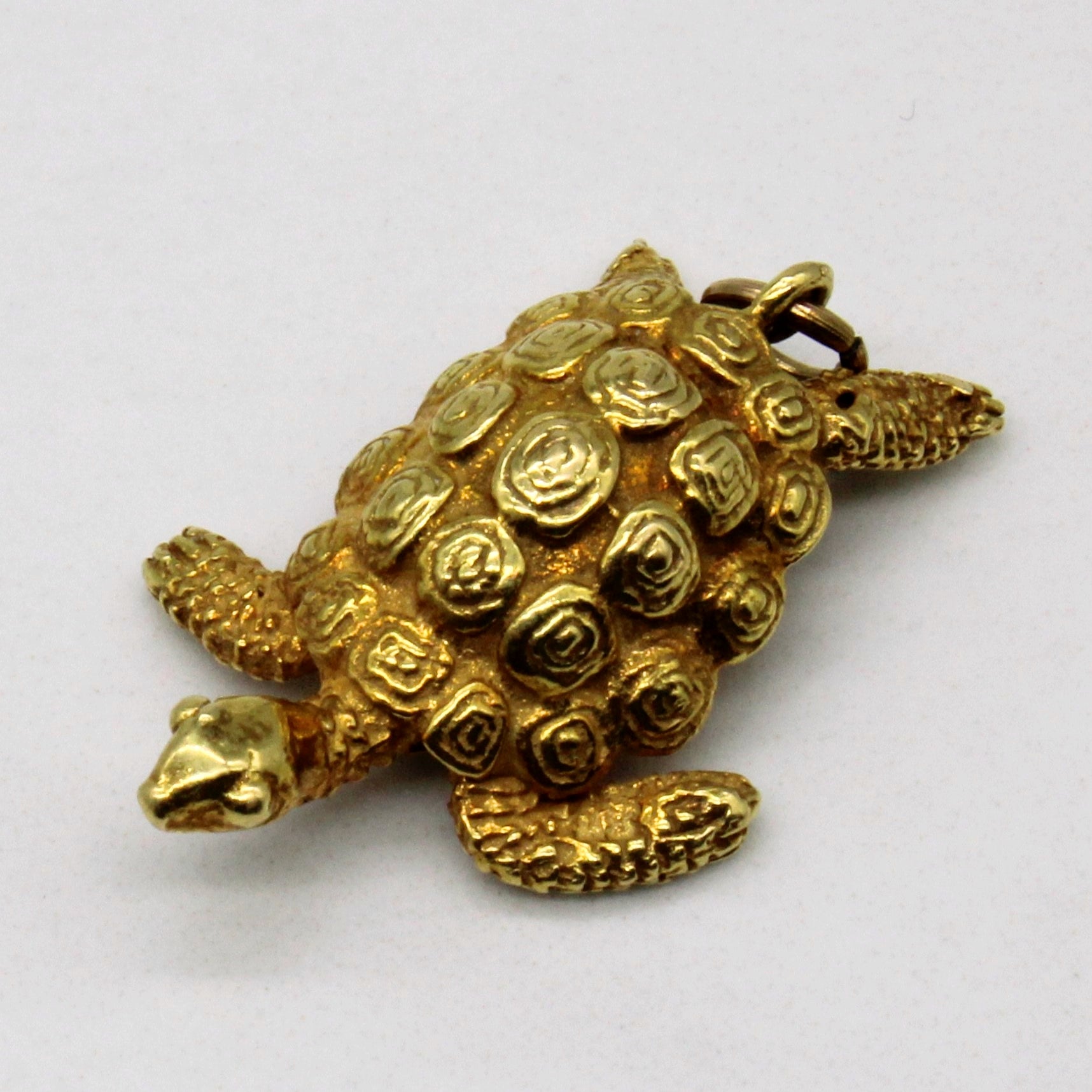 Yellow Gold Turtle Pendant |