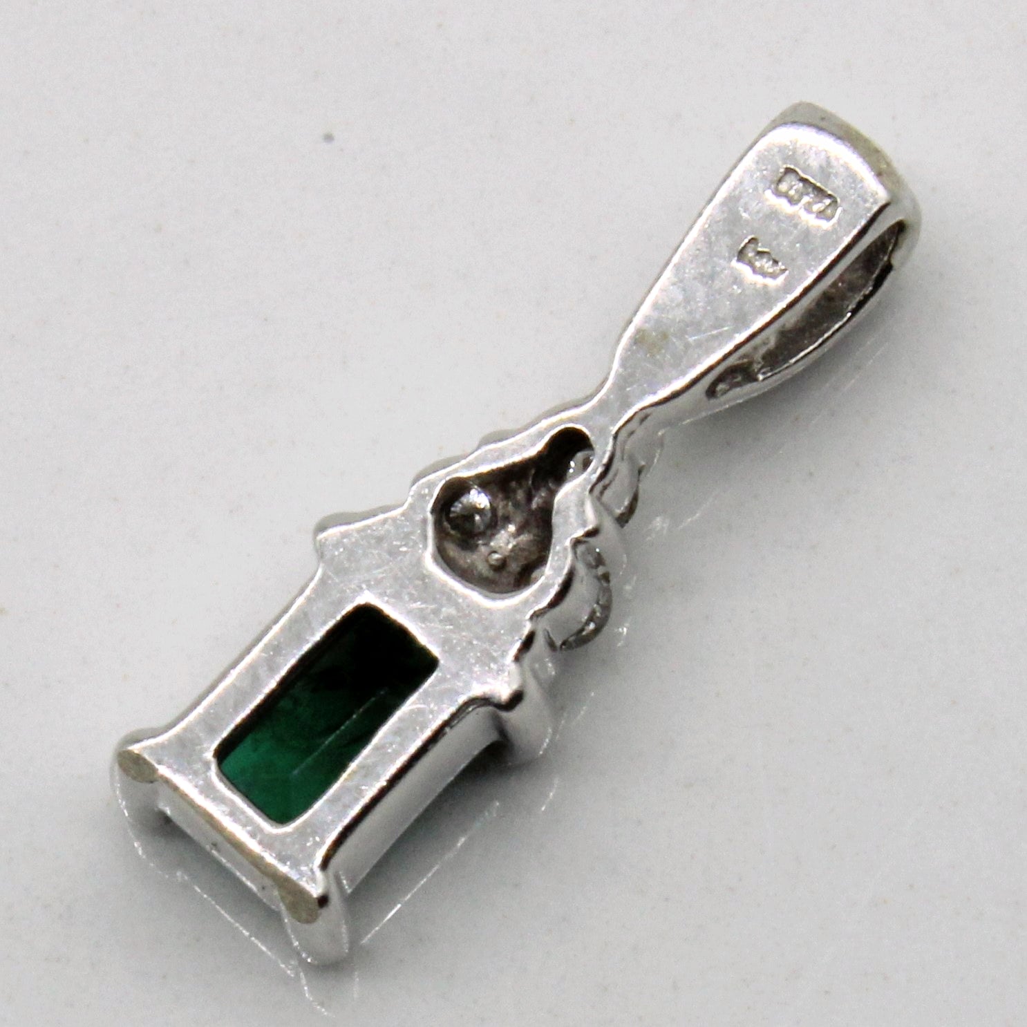 Emerald & Diamond Pendant | 0.20ct, 0.03ctw |