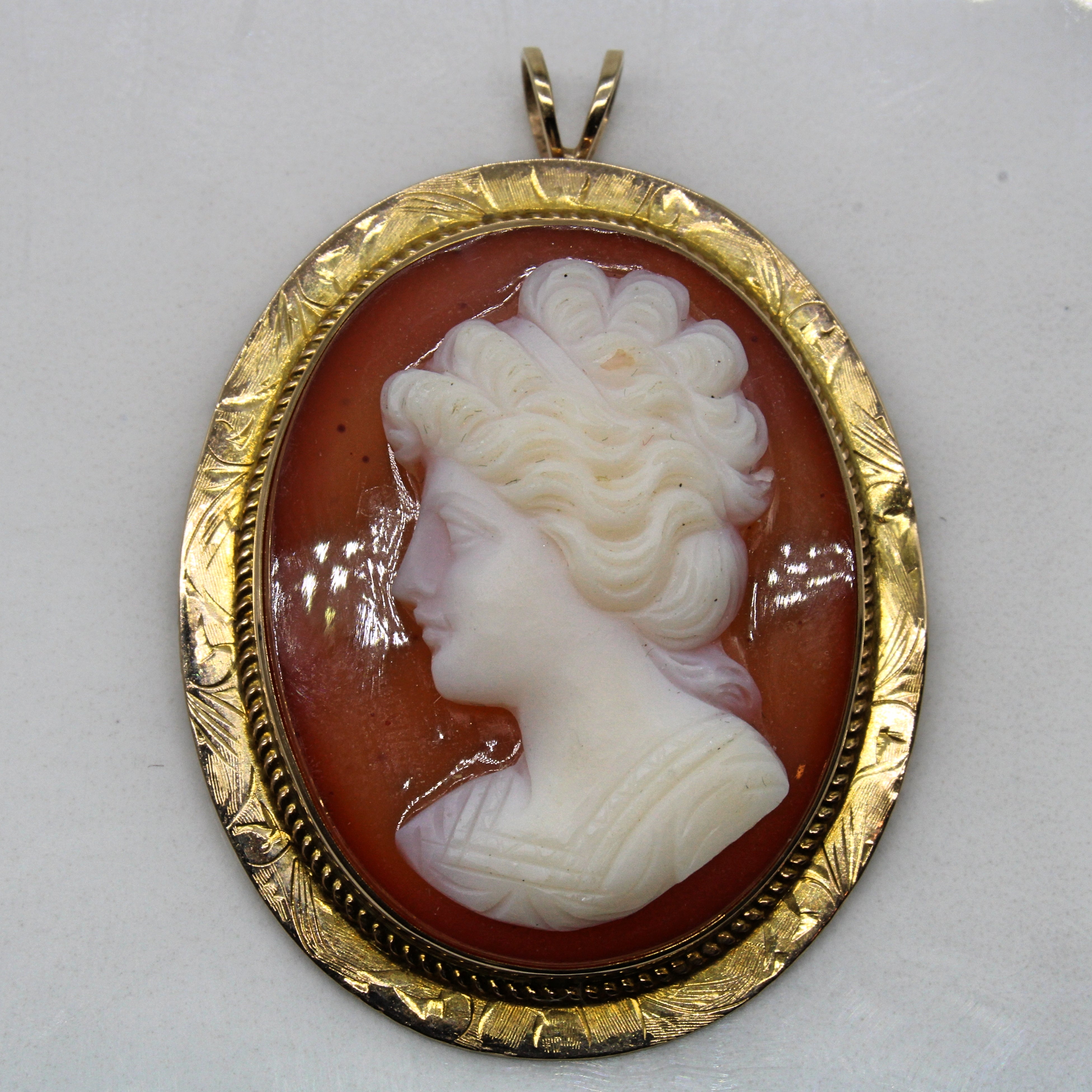 1940s Carved Agate Cameo Pendant | 38.00ct |