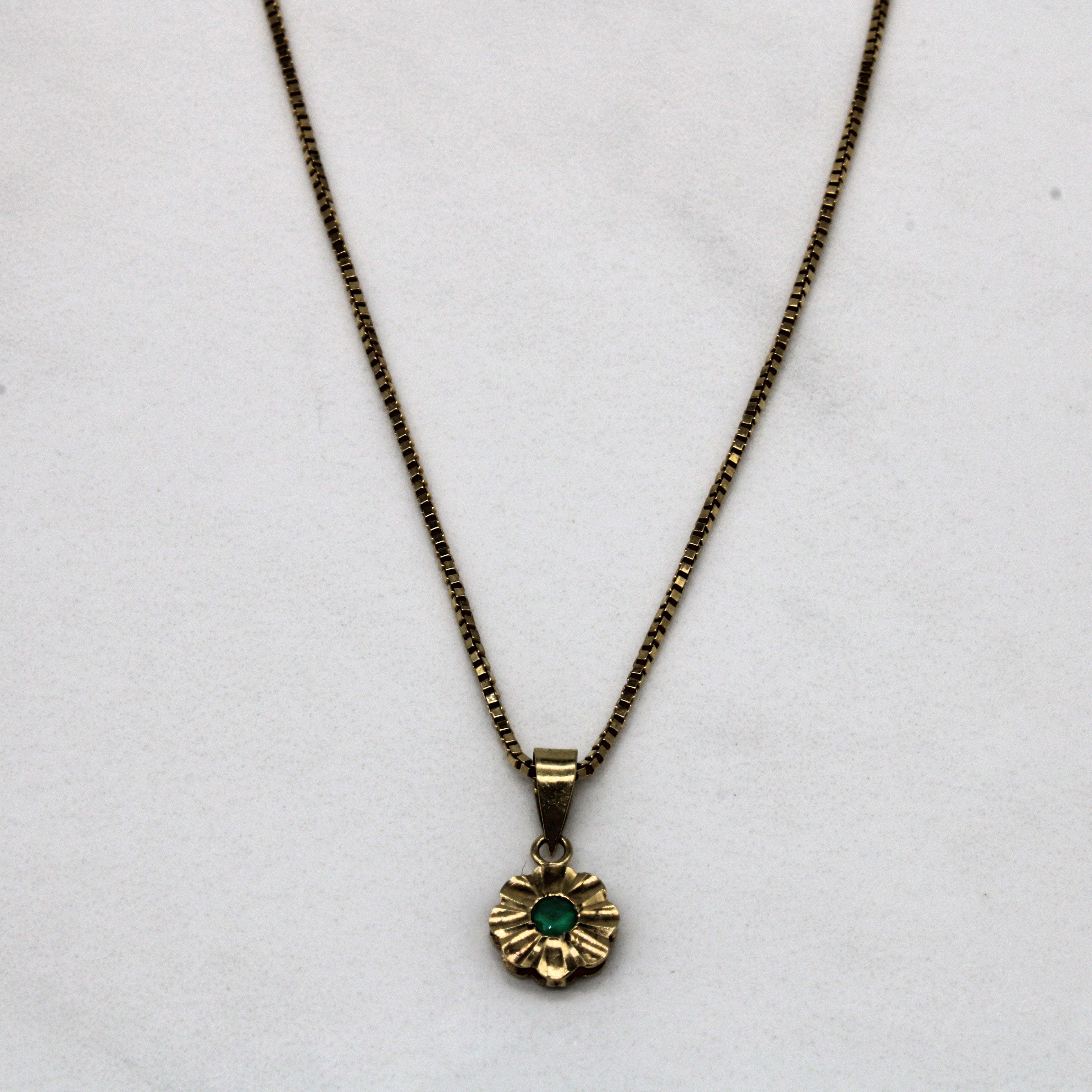 Green Quartz Flower Pendant Necklace | 0.04ct | 15" |