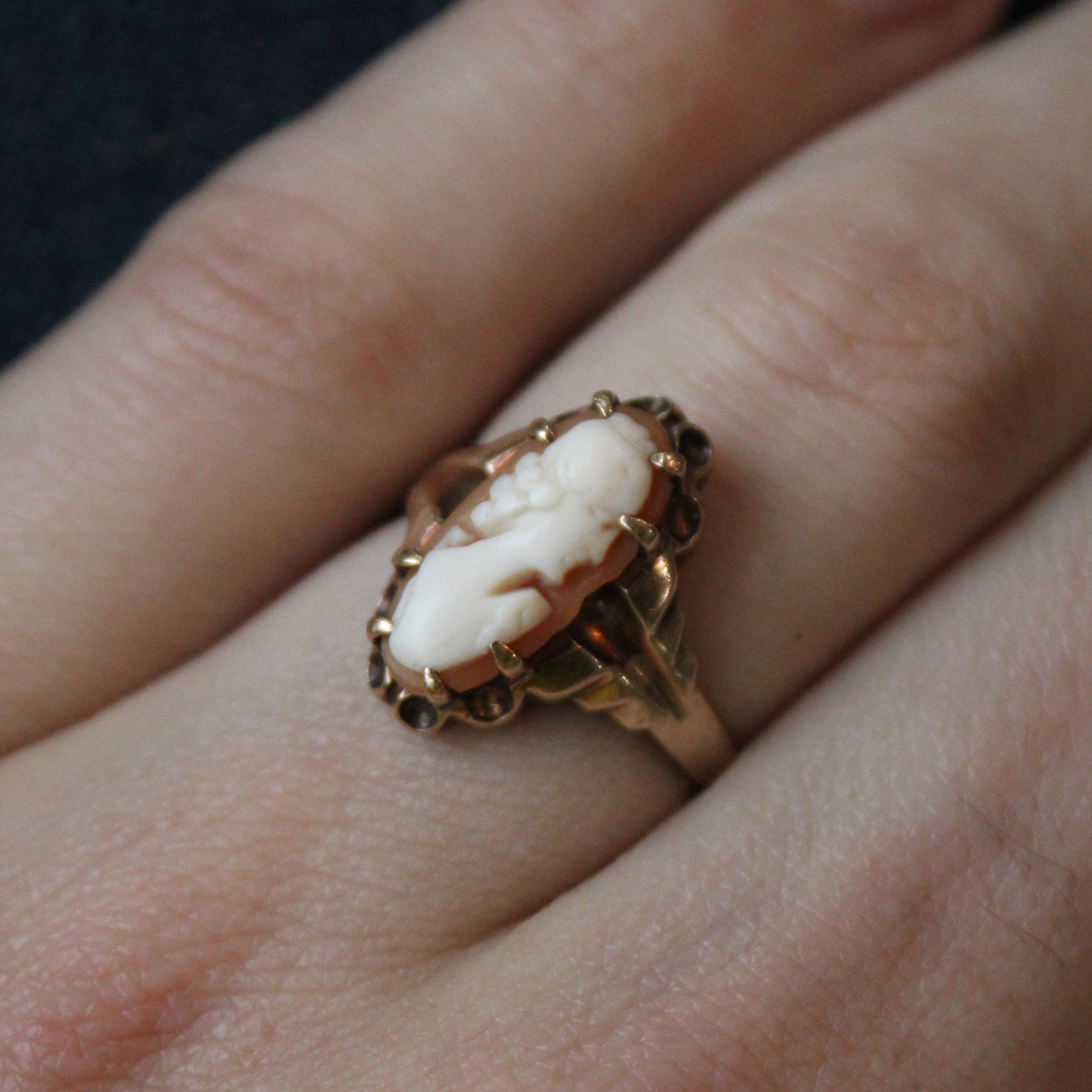 Sea Shell Cameo Ring | 1.30ct | SZ 7.25 |