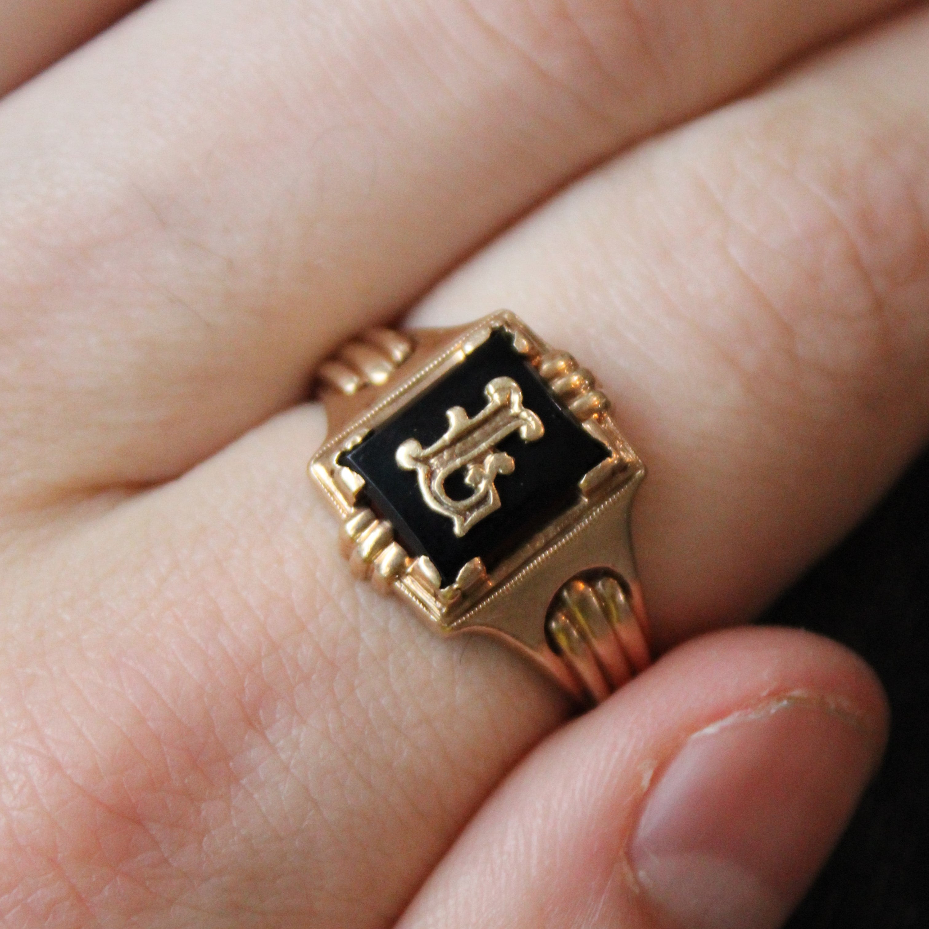 Bague initiale en onyx « L » | 1,30 ct | Taille 10 | 