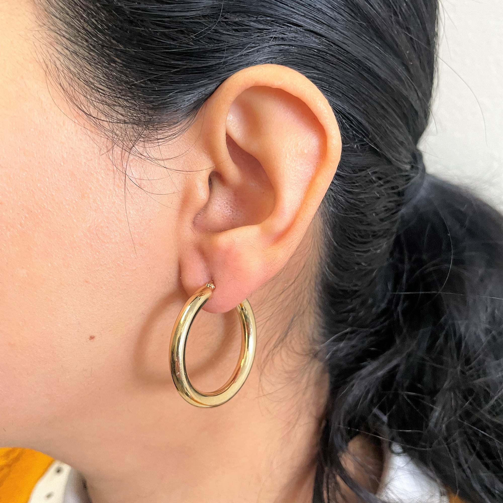 Plain Yellow Gold Hoop Earrings |