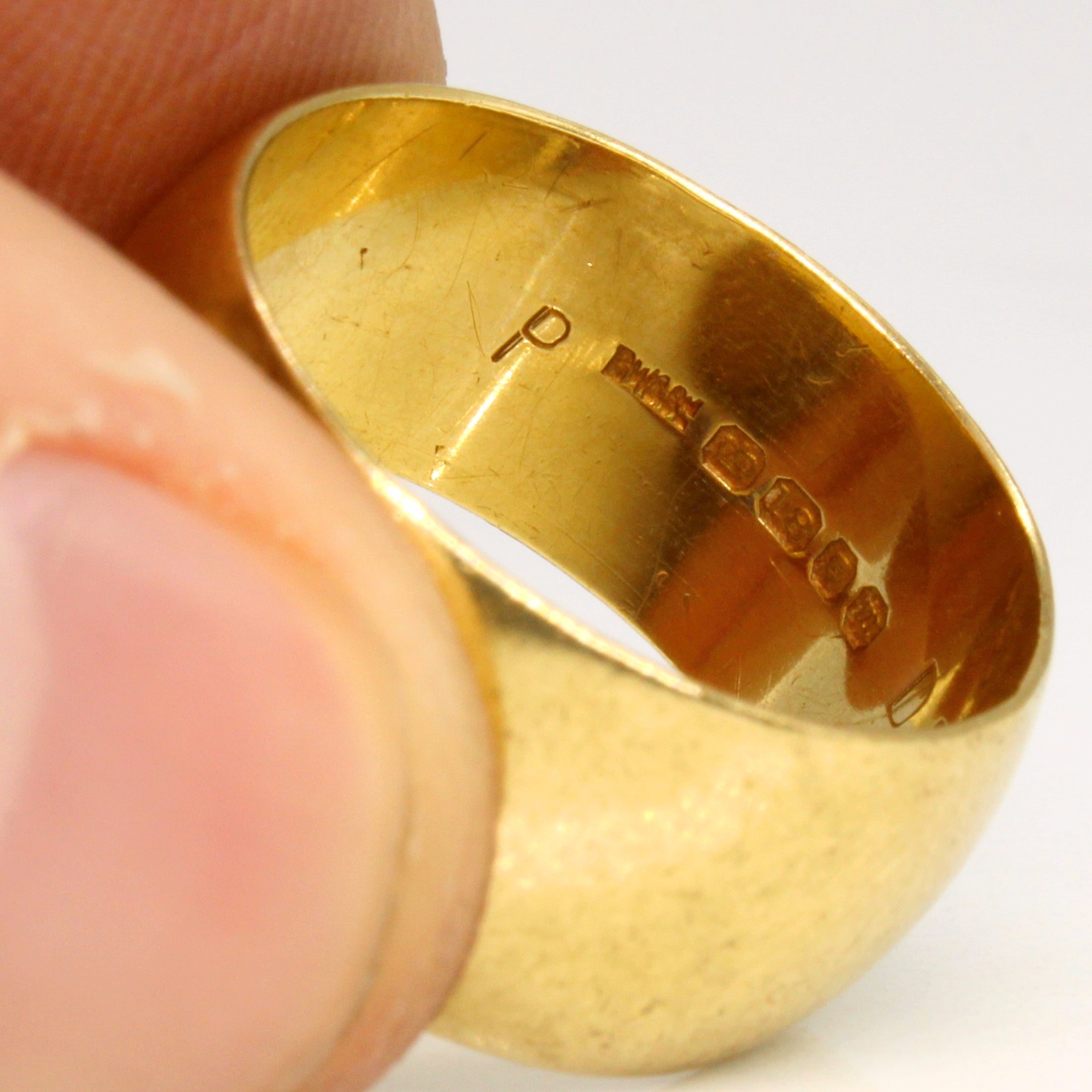 Bague large en or jaune des années 1960 | Taille 7,75 | 
