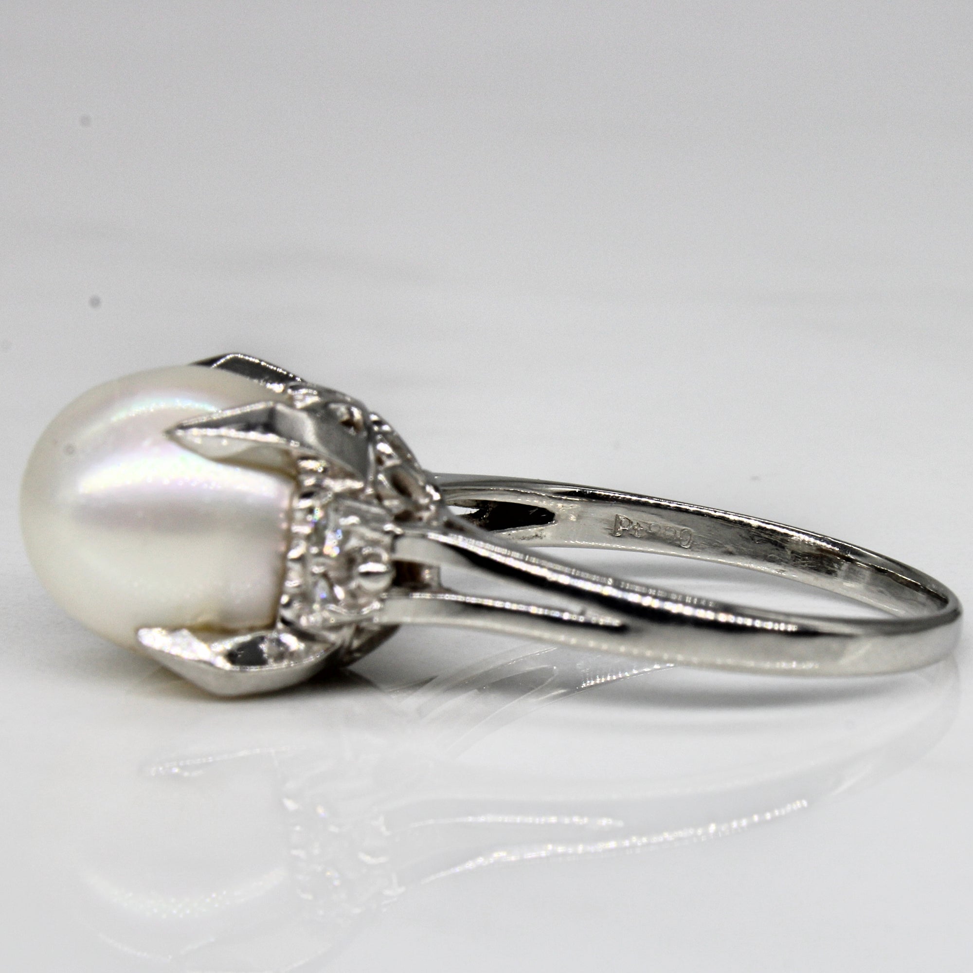 South Sea Pearl & Diamond Ring | 0.08ctw | SZ 8.5 |