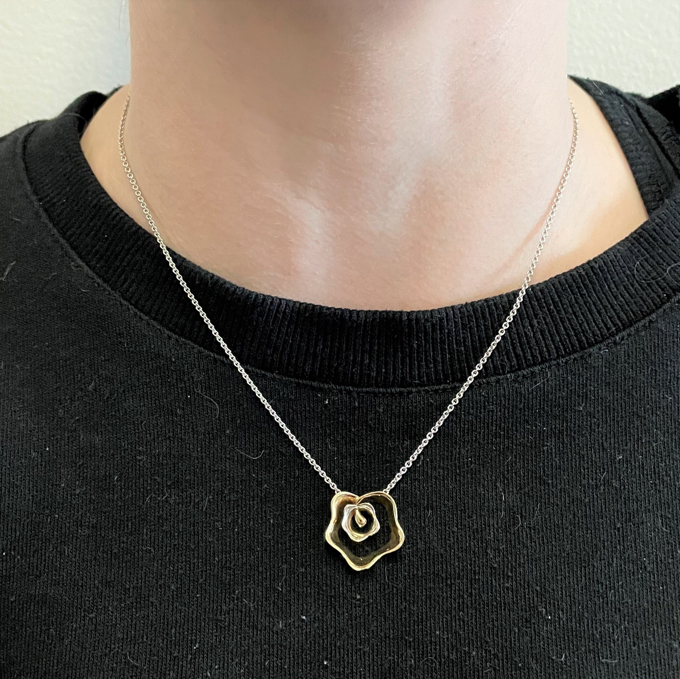 Two Tone Flower Necklace | 17" |