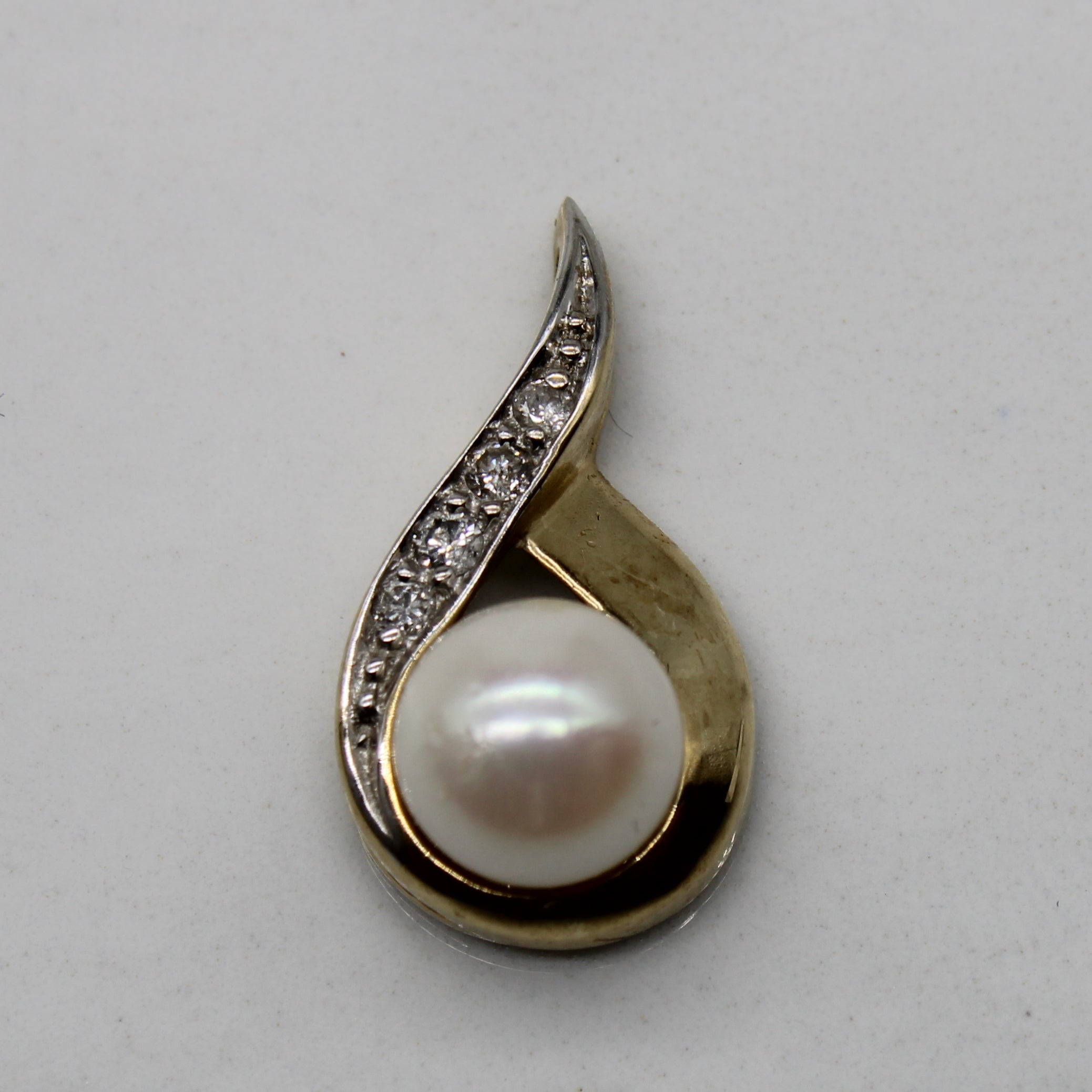 Pendentif en perles et diamants | 0,06 ct | 
