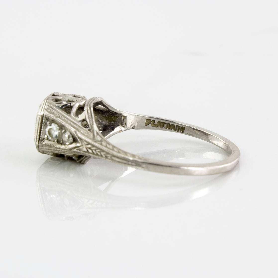 Art Deco Diamond Solitaire Ring | 0.24 ctw | SZ 5 |