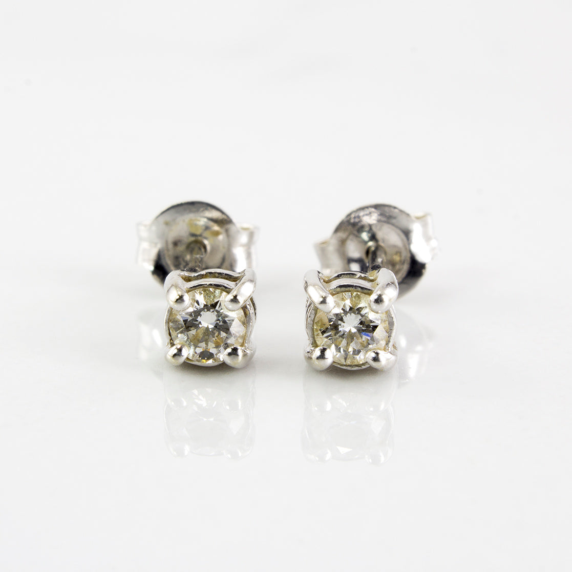 Diamond Stud Earrings | 0.20 ctw |