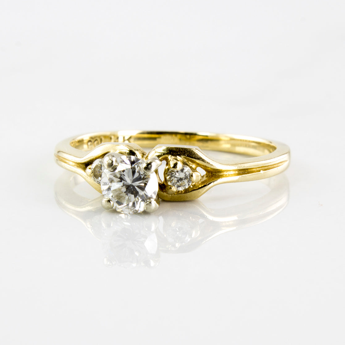 Vintage Three Stone Diamond Ring | 0.31 ctw | SZ 5.25 |