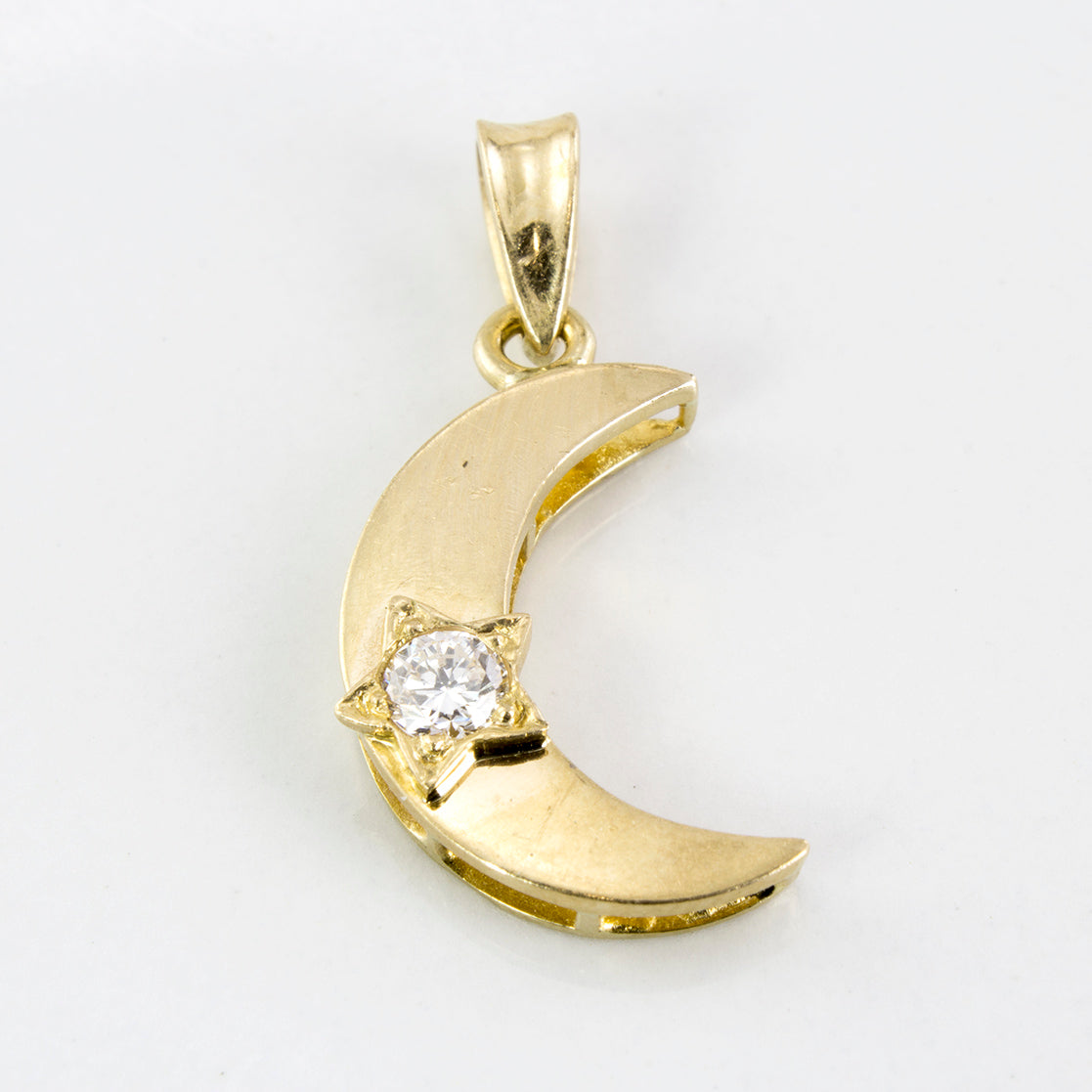 Star & Moon Diamond Pendant | 0.14ctw |