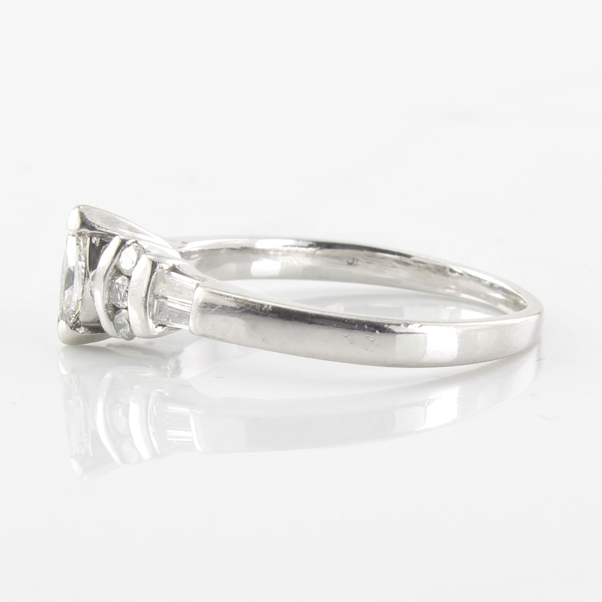 Marquise Diamond Ring | 0.30ctw | SZ 7 |