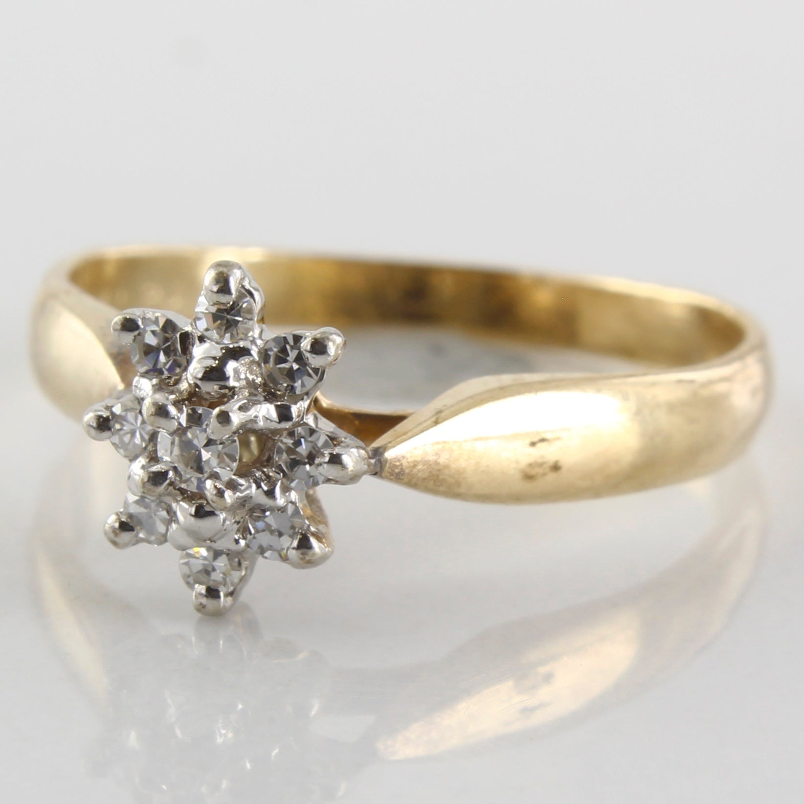 Stunning Diamond Cluster Promise Ring | 0.14ctw | SZ 7.5 |