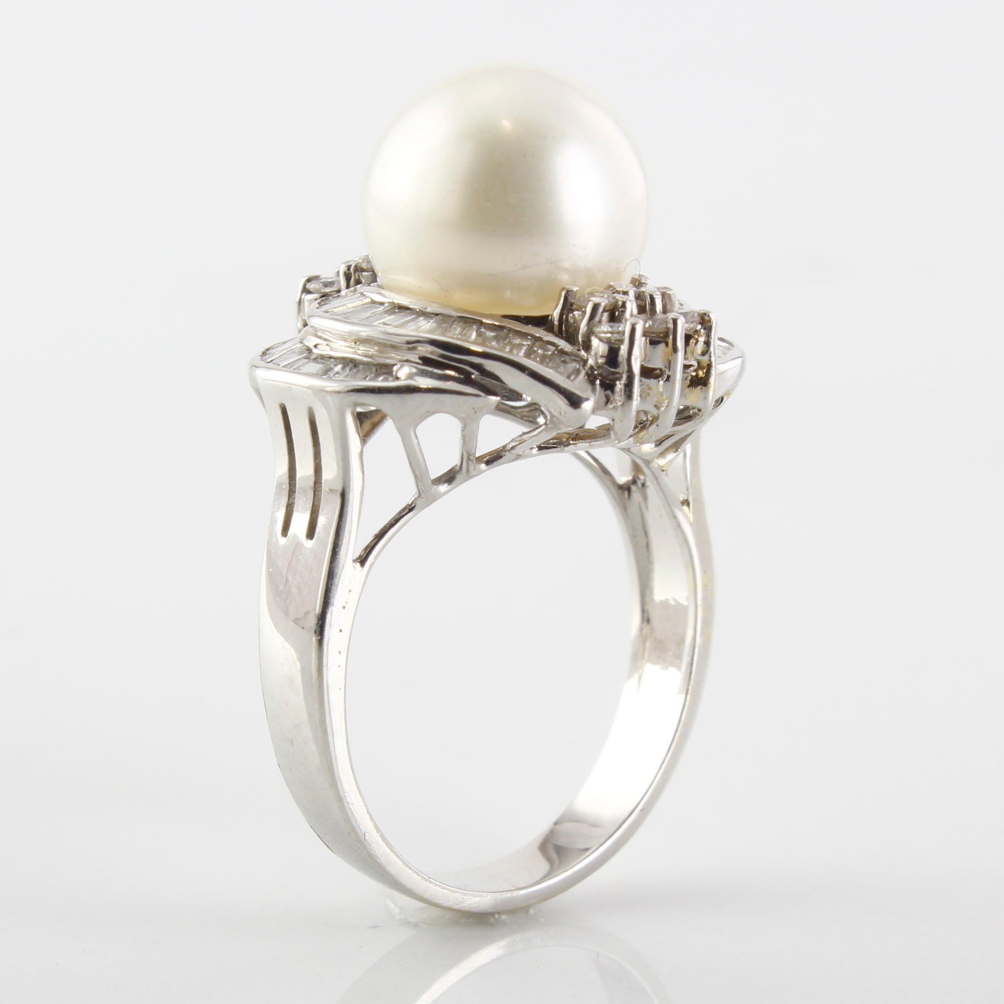 Pearl & Baguette Diamond Cocktail Ring | 0.70ctw, 8.15ctw | SZ 6.5 |