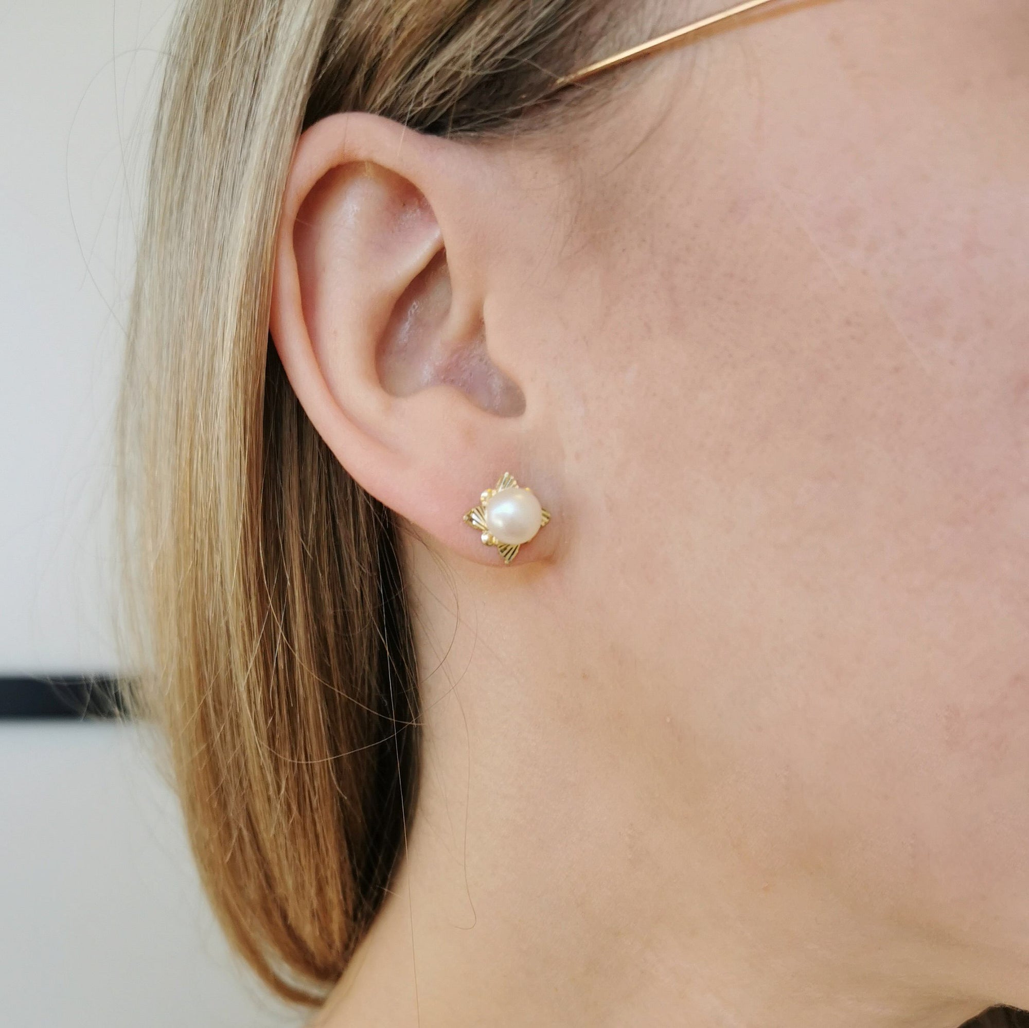 Button Pearl Stud Earrings | 3.00ct |