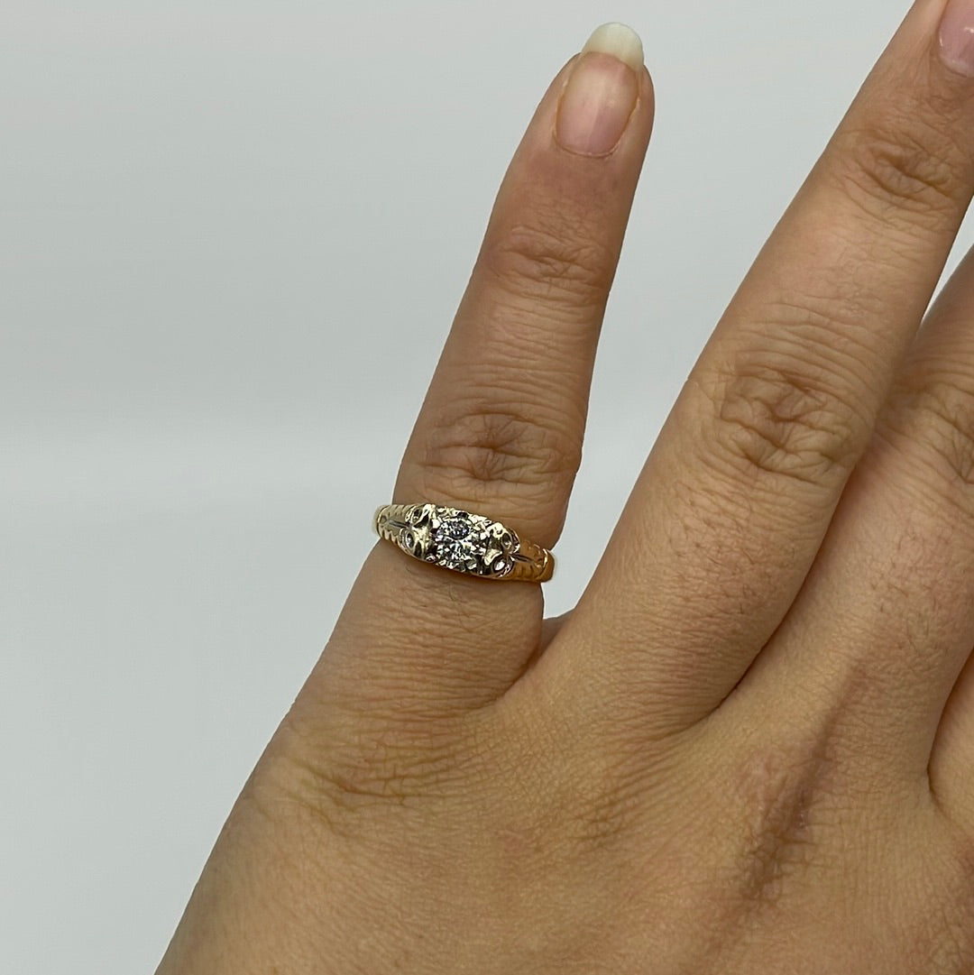 Vintage Floral Detailed Engagement Ring | 0.25 ct, SZ 5.75 |