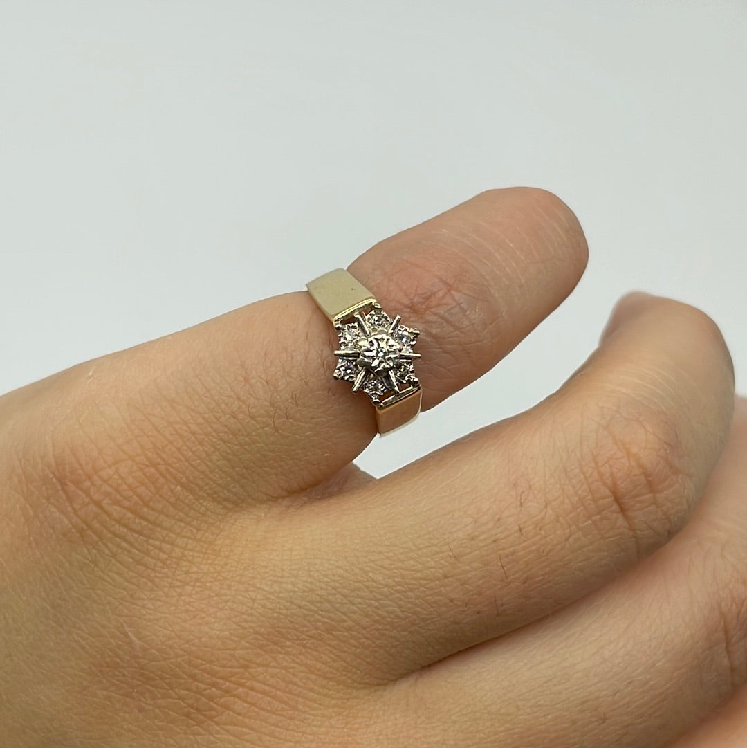 Vintage Six Point Diamond Cluster Ring | 0.08 ctw, SZ 5.5 |