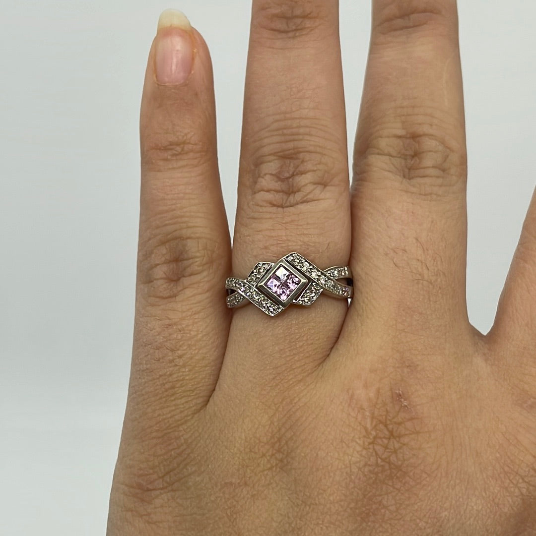 Violet Topaz & Diamond Ring | 0.25 ctw, SZ 8.5 |