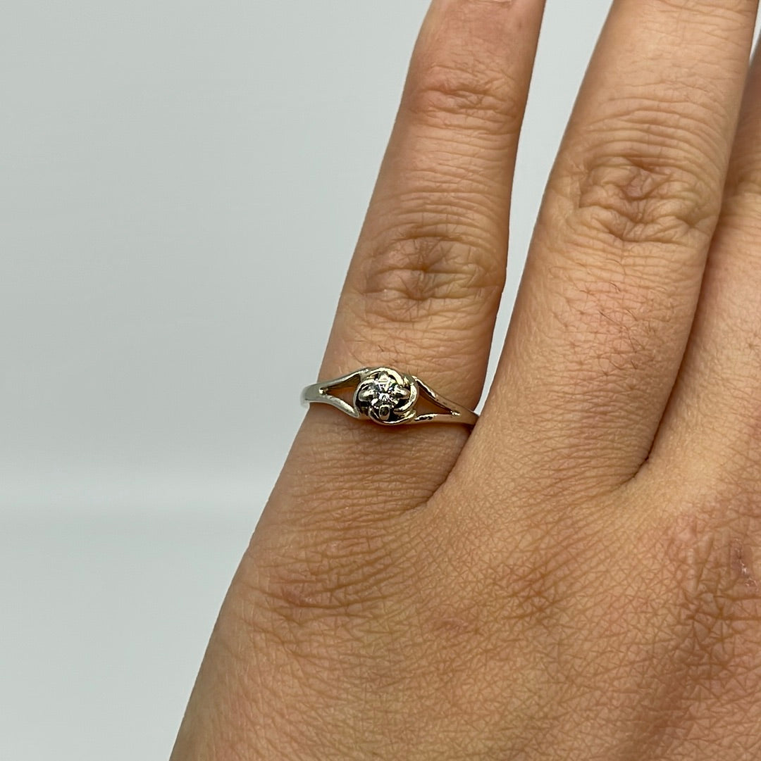 Split Shank Diamond Floral Ring | 0.13 ct, SZ 6.75 |