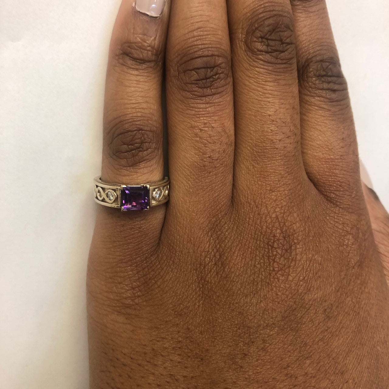 Amethyst & Diamond Infinity Ring | 0.90ct, 0.07ctw | SZ 7 |