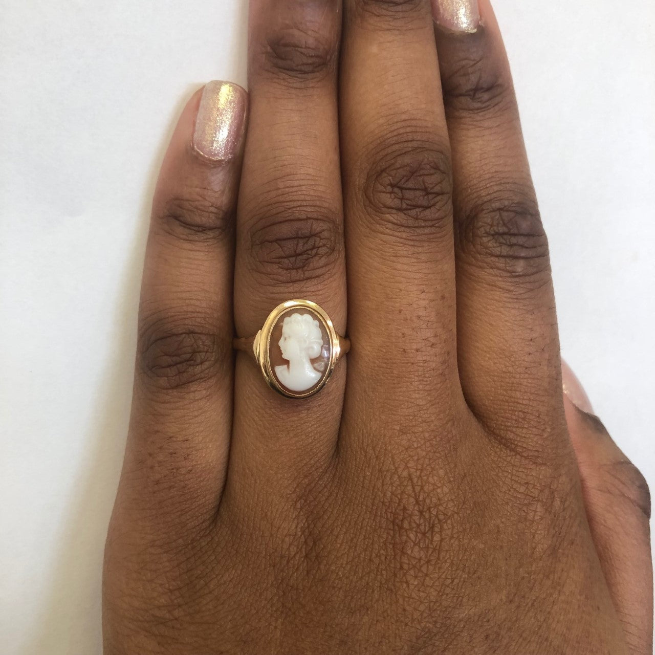 Shell Cameo Ring | 2.40ct | SZ 9 |